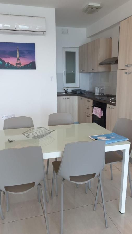 Flat 2 Blue Waves Apartamento St. Paul's Bay Exterior foto